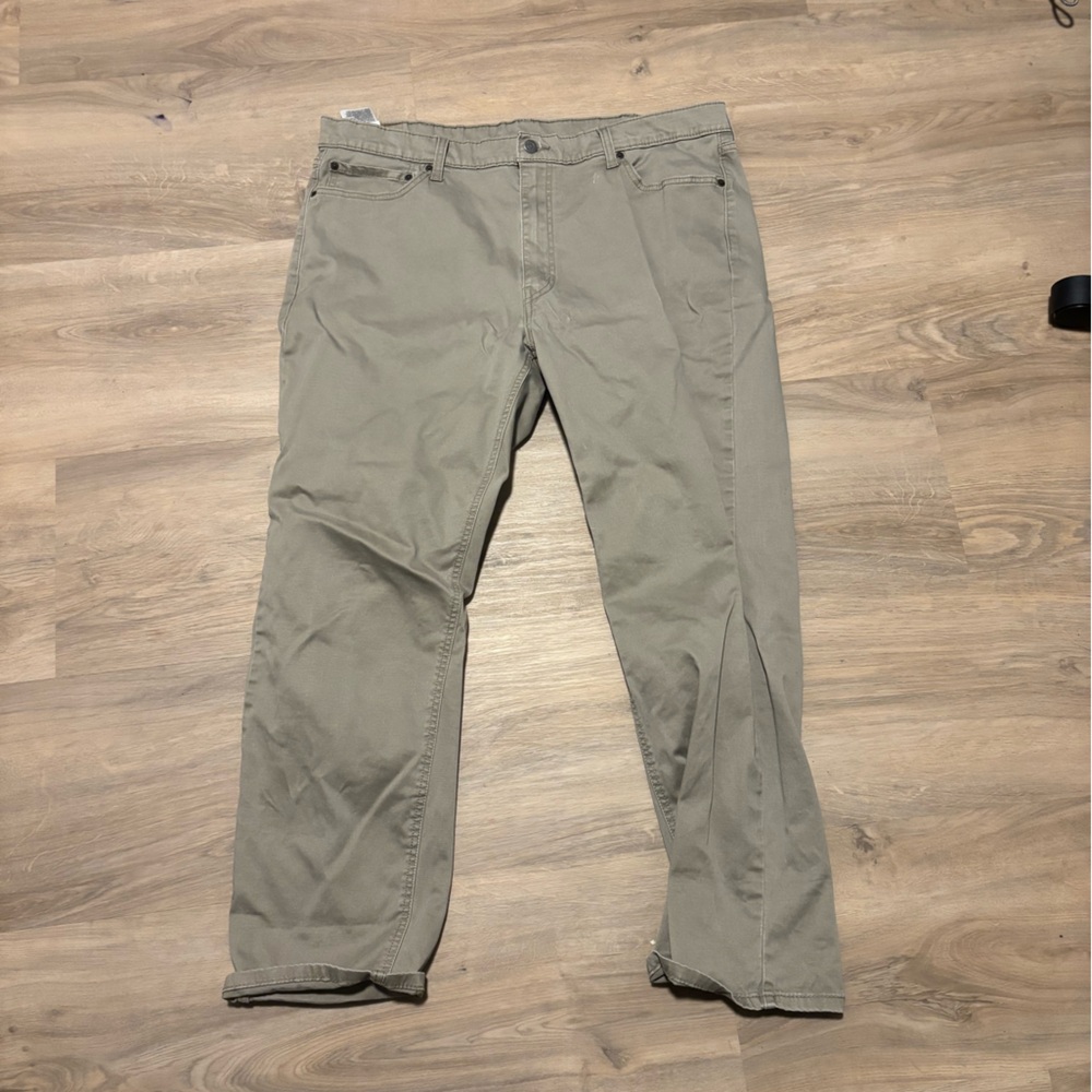 Levi's Men's Slim Chinos in Olive